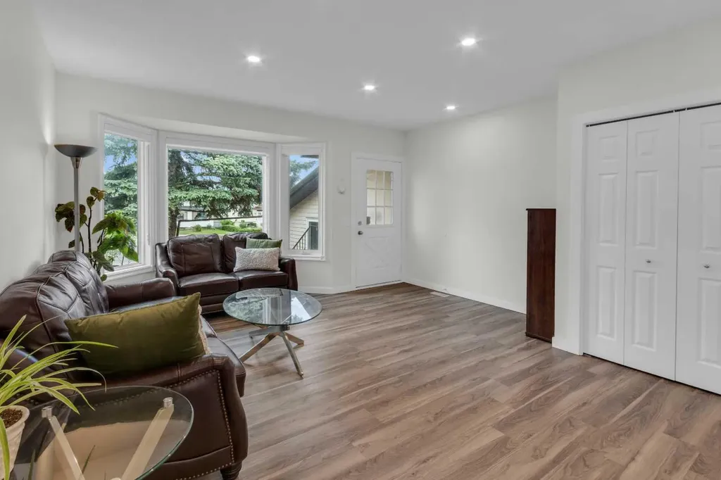 203 Edgepark Boulevard NW Calgary AB T3A 4E4