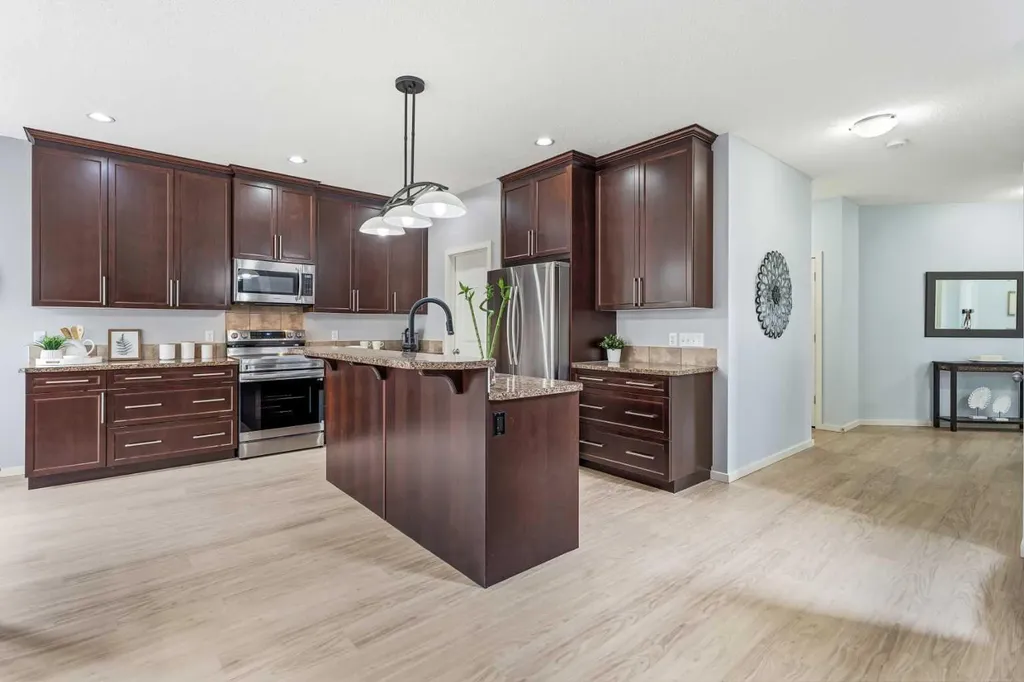 1198 Kingston Crescent SE Airdrie AB T4A 0E9