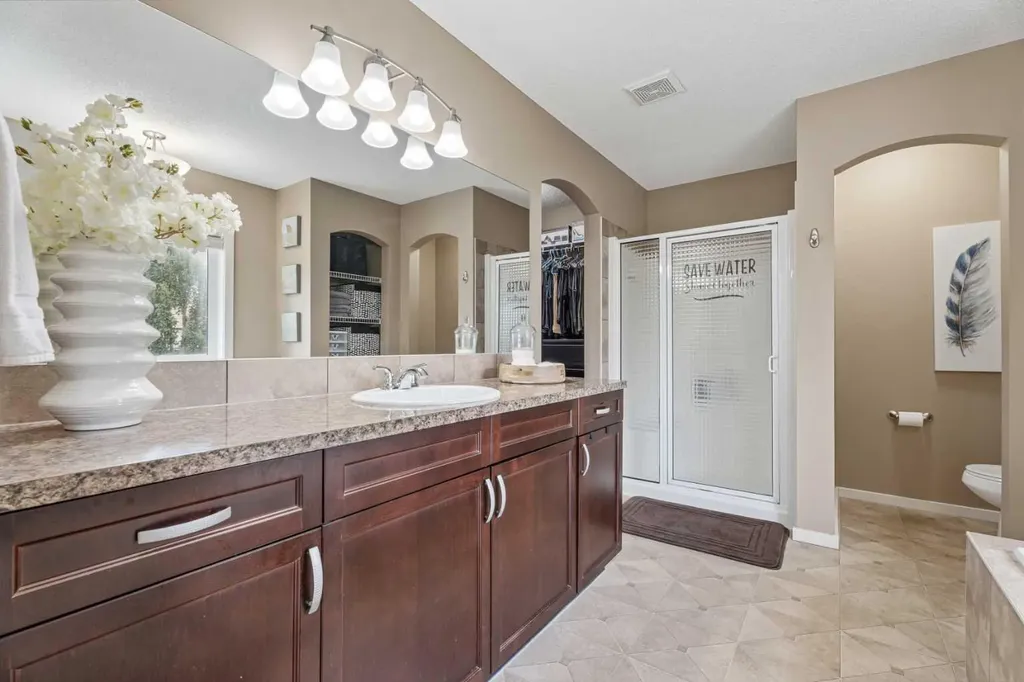 1198 Kingston Crescent SE Airdrie AB T4A 0E9