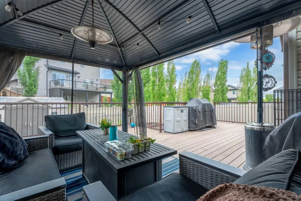 1198 Kingston Crescent SE Airdrie AB T4A 0E9