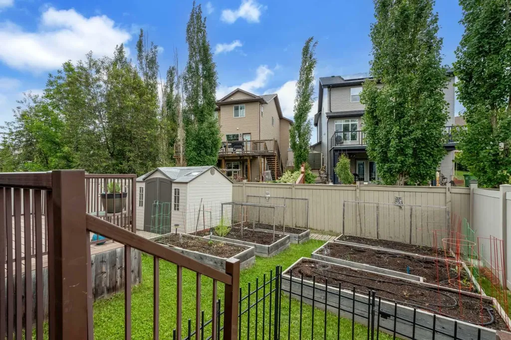 1198 Kingston Crescent SE Airdrie AB T4A 0E9