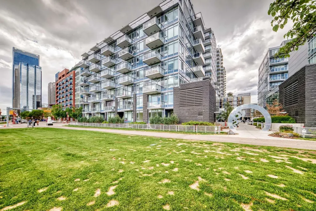 118 Waterfront Court SW Calgary AB T2P1K8