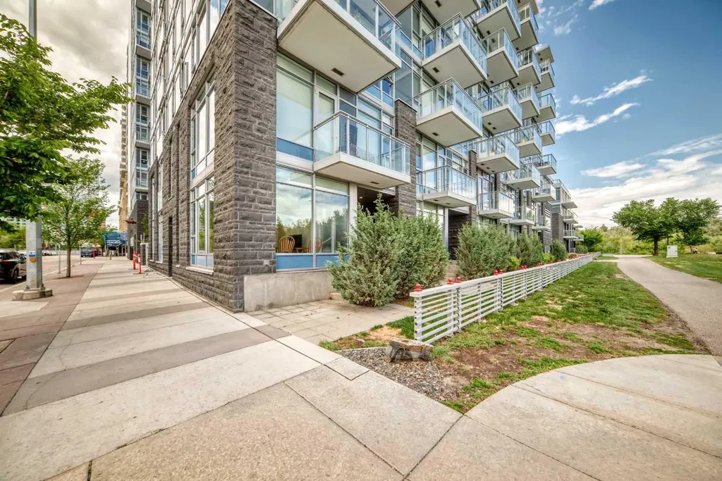 118 Waterfront Court SW Calgary AB T2P1K8