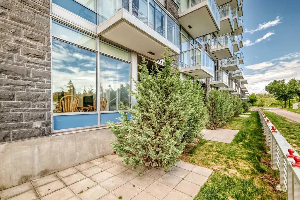 118 Waterfront Court SW Calgary AB T2P1K8