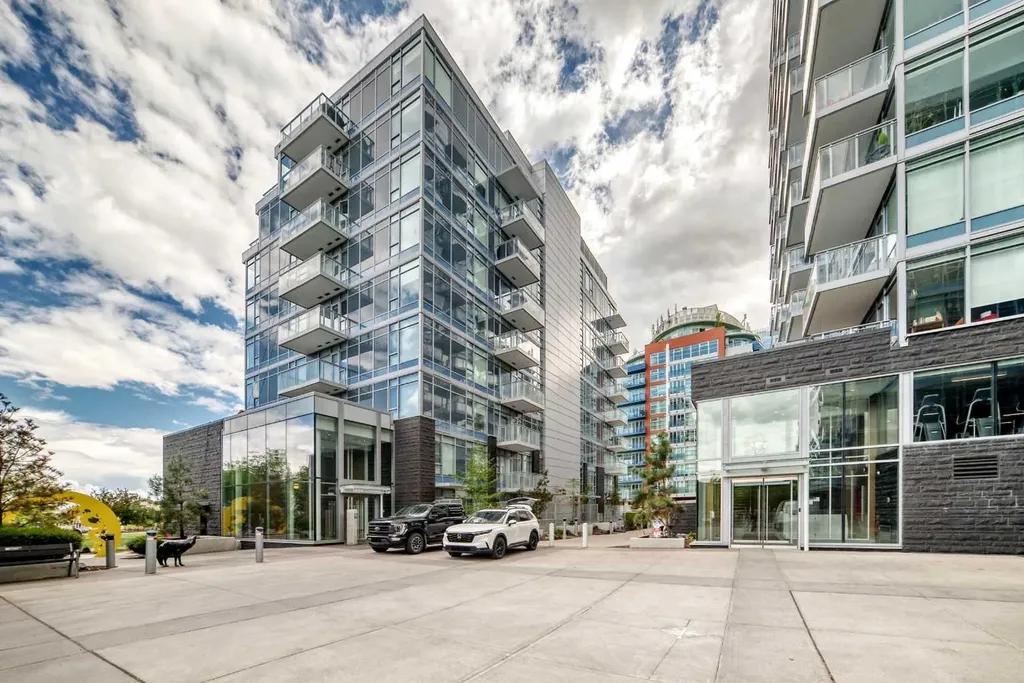 118 Waterfront Court SW Calgary AB T2P1K8