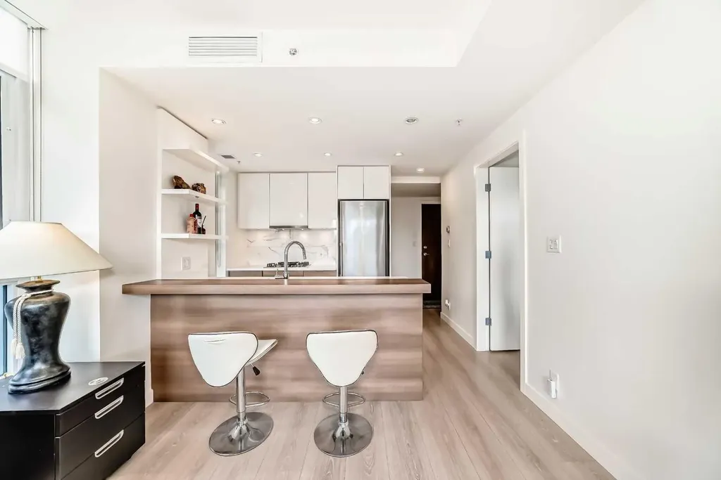 118 Waterfront Court SW Calgary AB T2P1K8