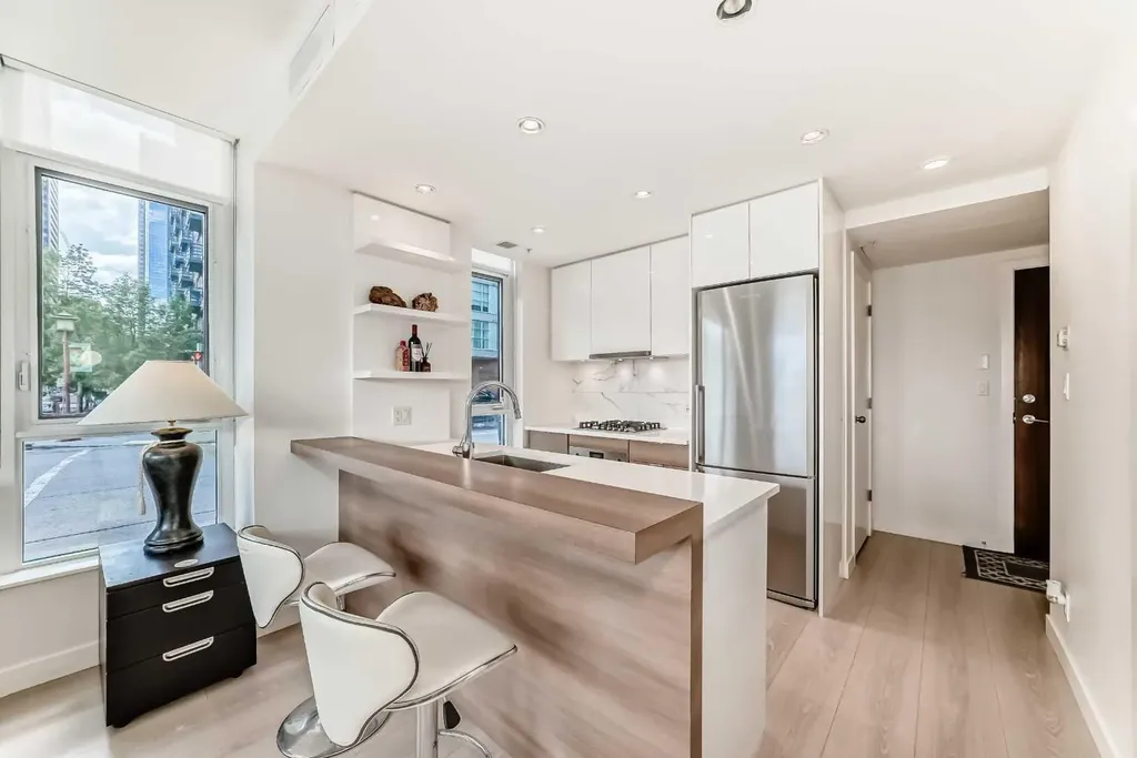 118 Waterfront Court SW Calgary AB T2P1K8