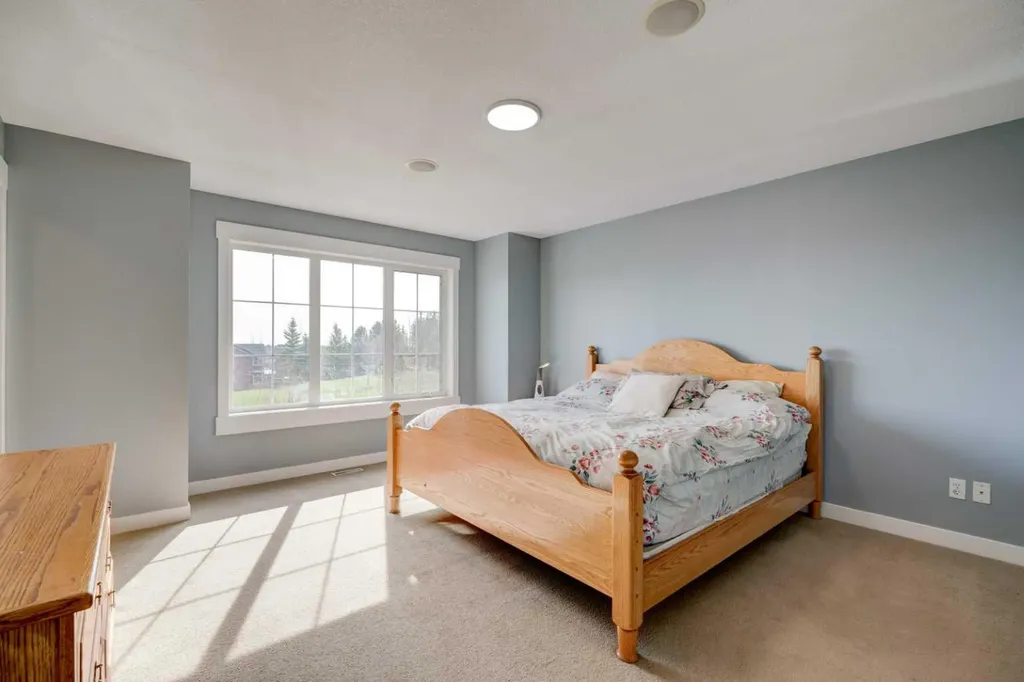 280 Rainbow Falls Drive Chestermere AB T1X0E4