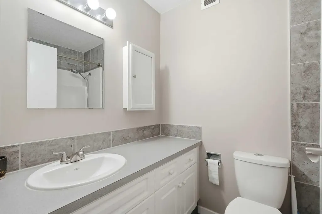 231 Heritage Drive SE Calgary AB T2H 1N1