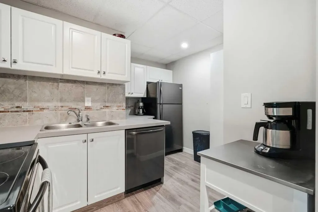 231 Heritage Drive SE Calgary AB T2H 1N1