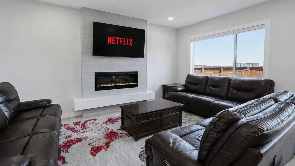 889 Corner Meadows Way NE Calgary AB T3N 2C7