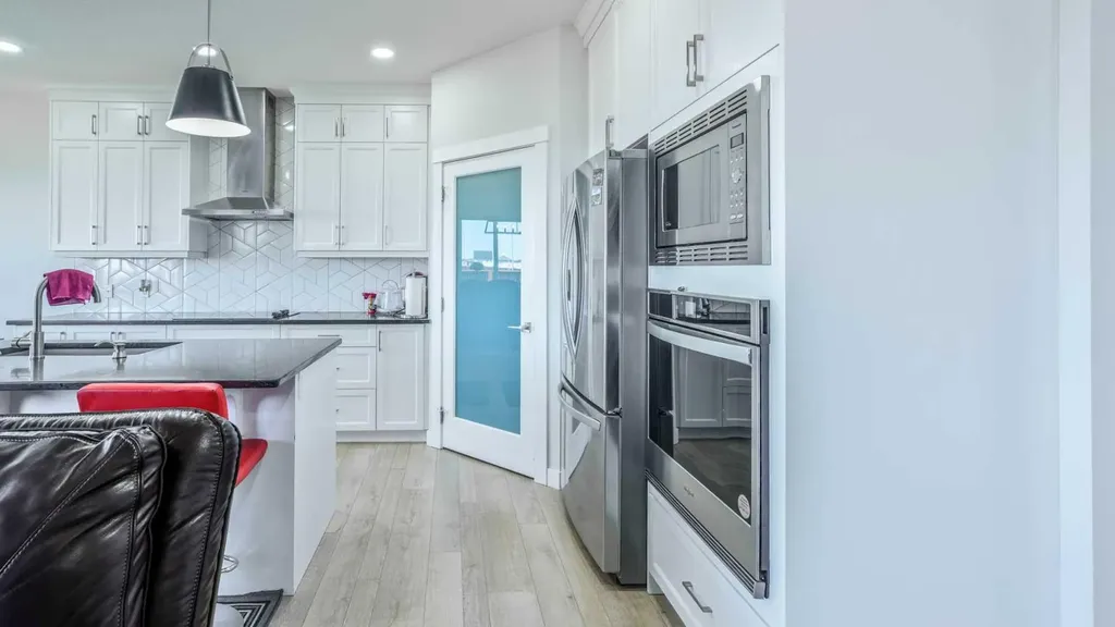 889 Corner Meadows Way NE Calgary AB T3N 2C7