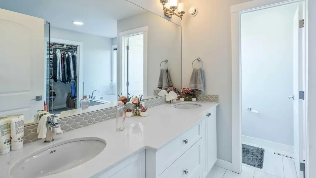889 Corner Meadows Way NE Calgary AB T3N 2C7