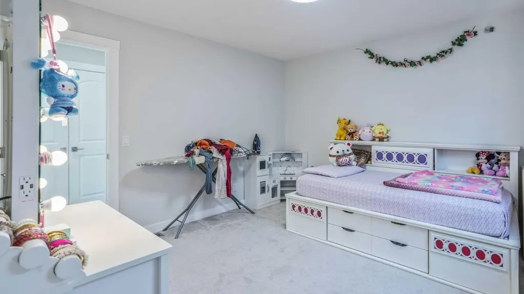 889 Corner Meadows Way NE Calgary AB T3N 2C7
