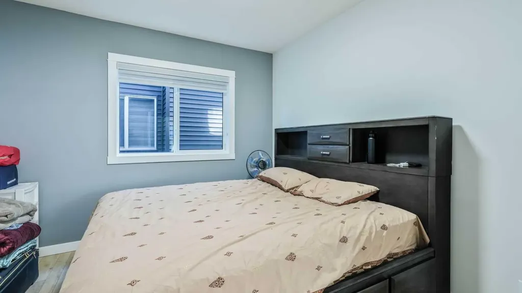 889 Corner Meadows Way NE Calgary AB T3N 2C7