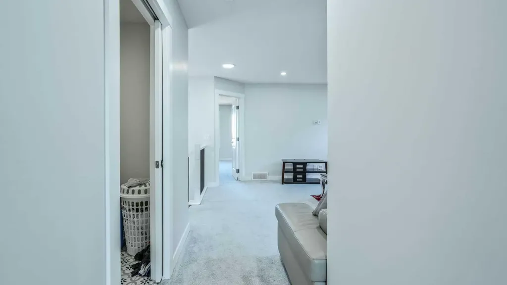 889 Corner Meadows Way NE Calgary AB T3N 2C7