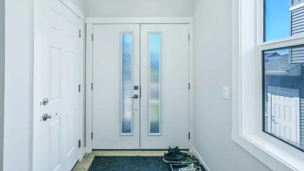 889 Corner Meadows Way NE Calgary AB T3N 2C7