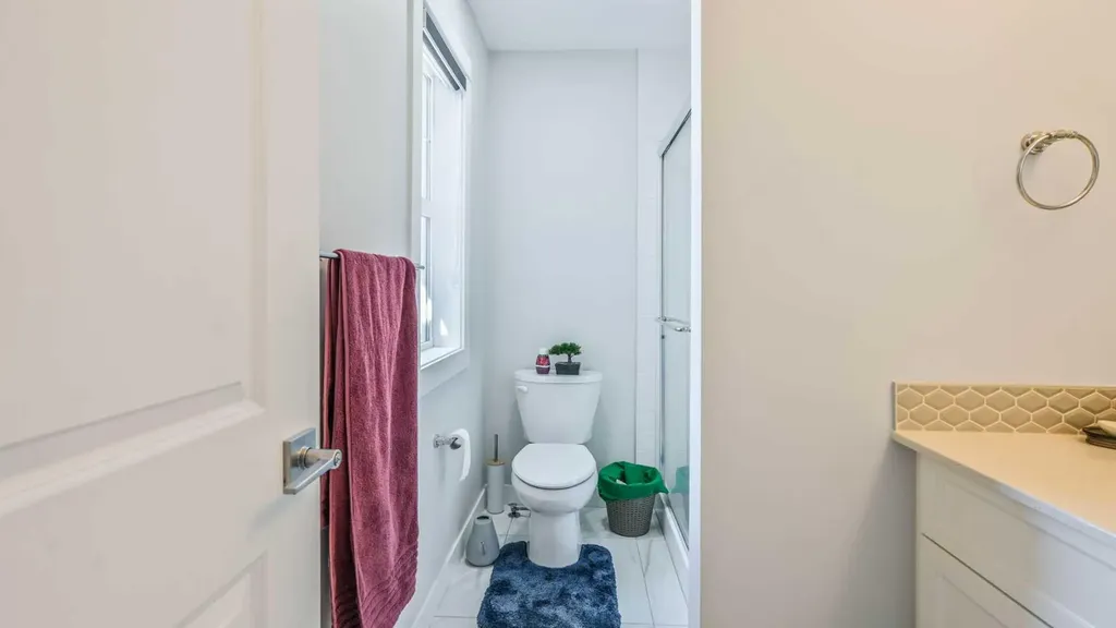 889 Corner Meadows Way NE Calgary AB T3N 2C7