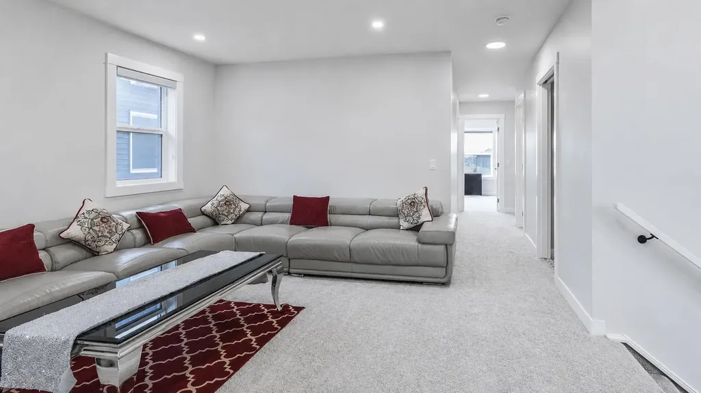 889 Corner Meadows Way NE Calgary AB T3N 2C7