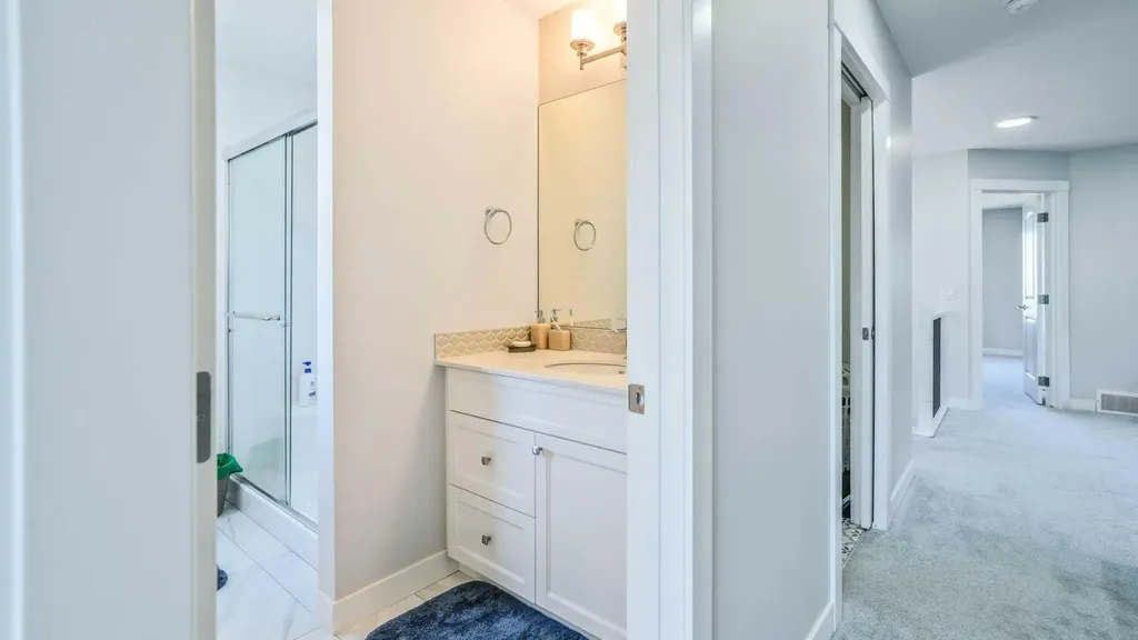 889 Corner Meadows Way NE Calgary AB T3N 2C7