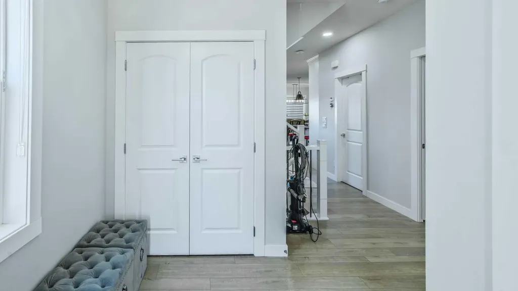 889 Corner Meadows Way NE Calgary AB T3N 2C7