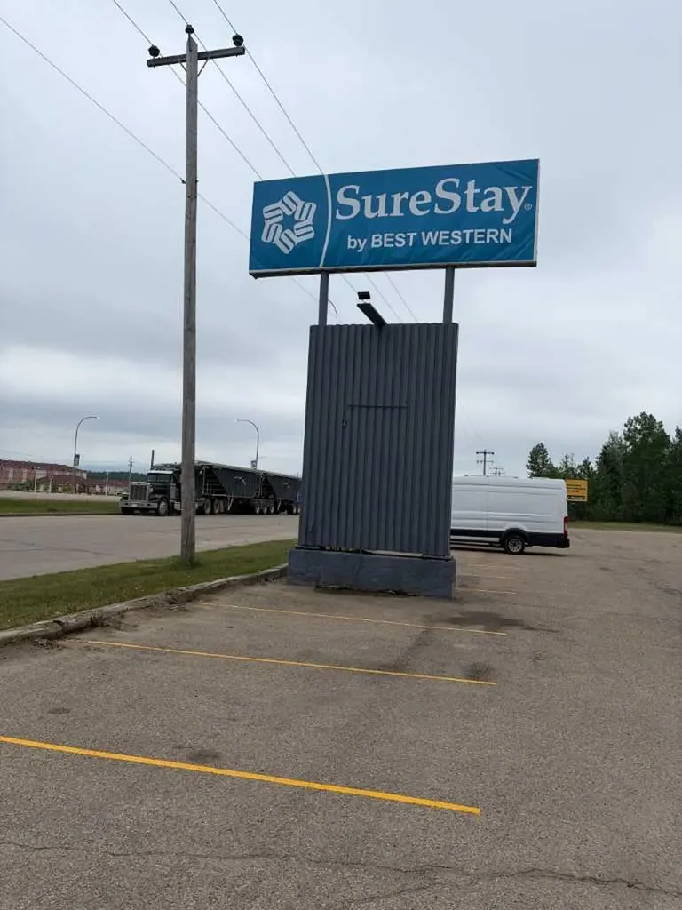 3305 Caxton Street Whitecourt AB T7S 1N8