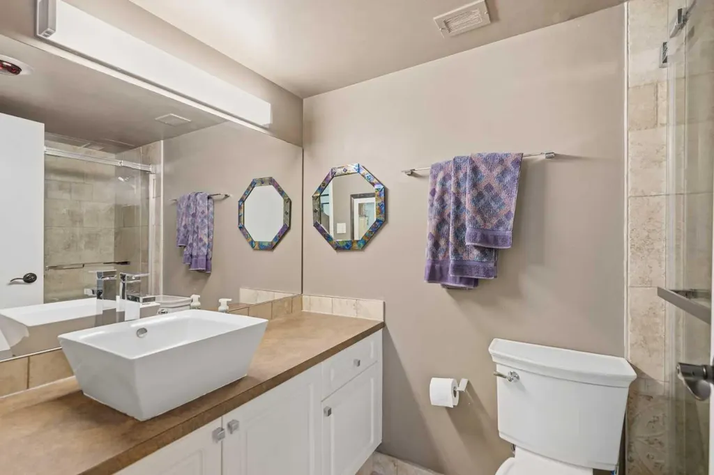 8948 Elbow Drive Calgary AB T2V 0H9