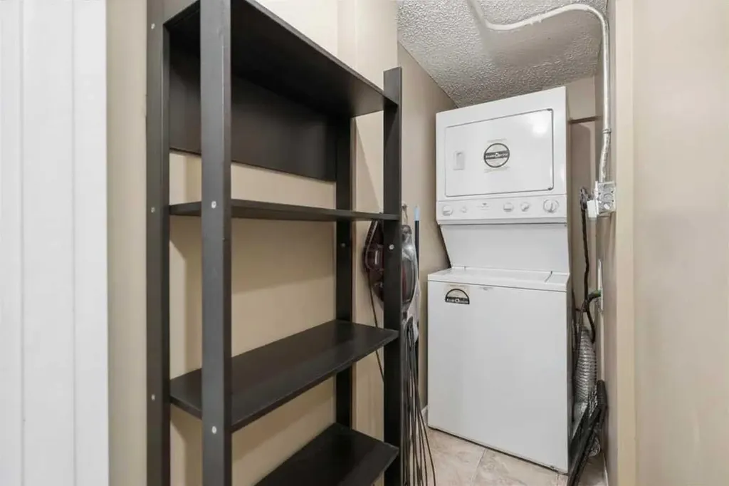 8948 Elbow Drive Calgary AB T2V 0H9