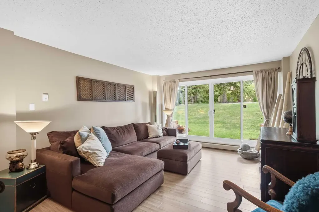 8948 Elbow Drive Calgary AB T2V 0H9