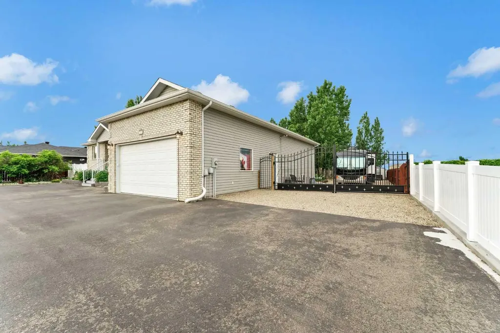 1023 Eagle Ridge Drive Dunmore AB T1B 0J7