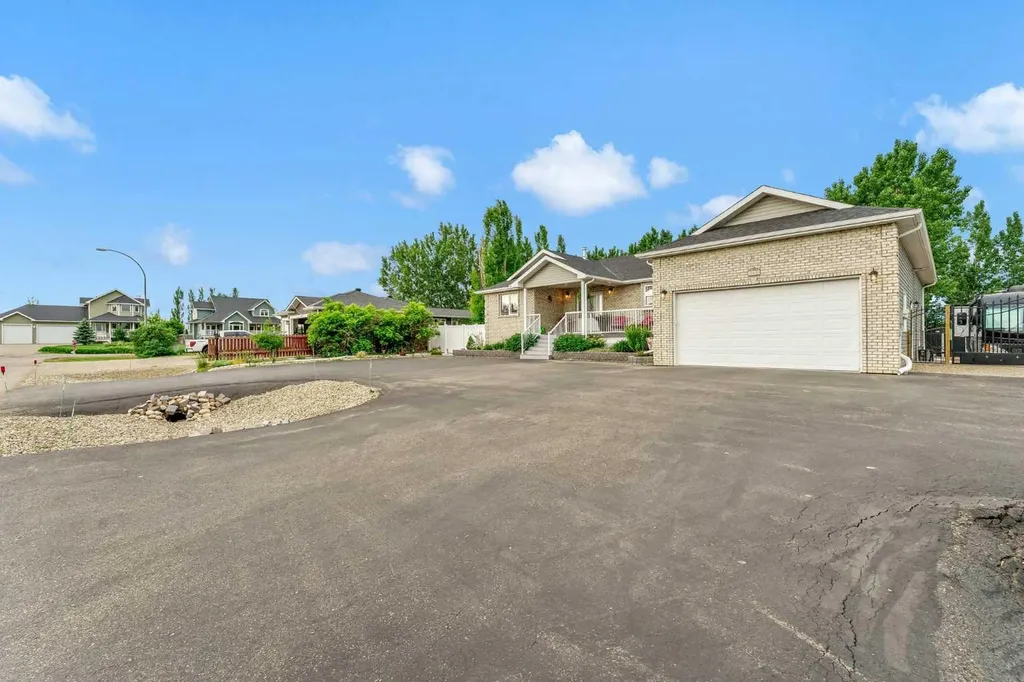 1032 Eagle Ridge Drive Dunmore AB T1B 0J7