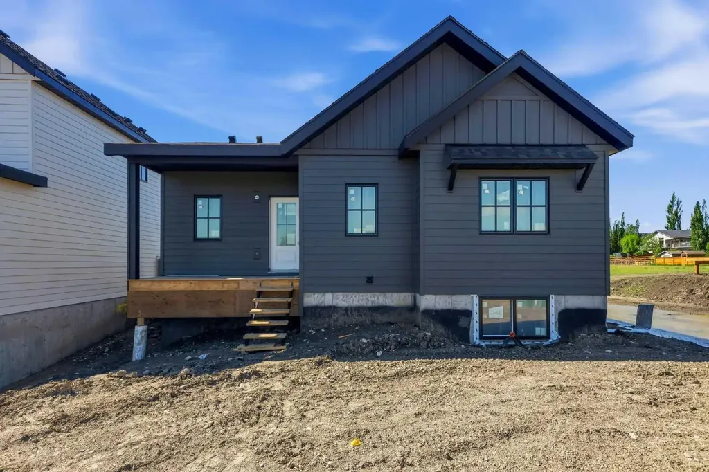 325 Flare Avenue SW Diamond Valley AB T0L2A0