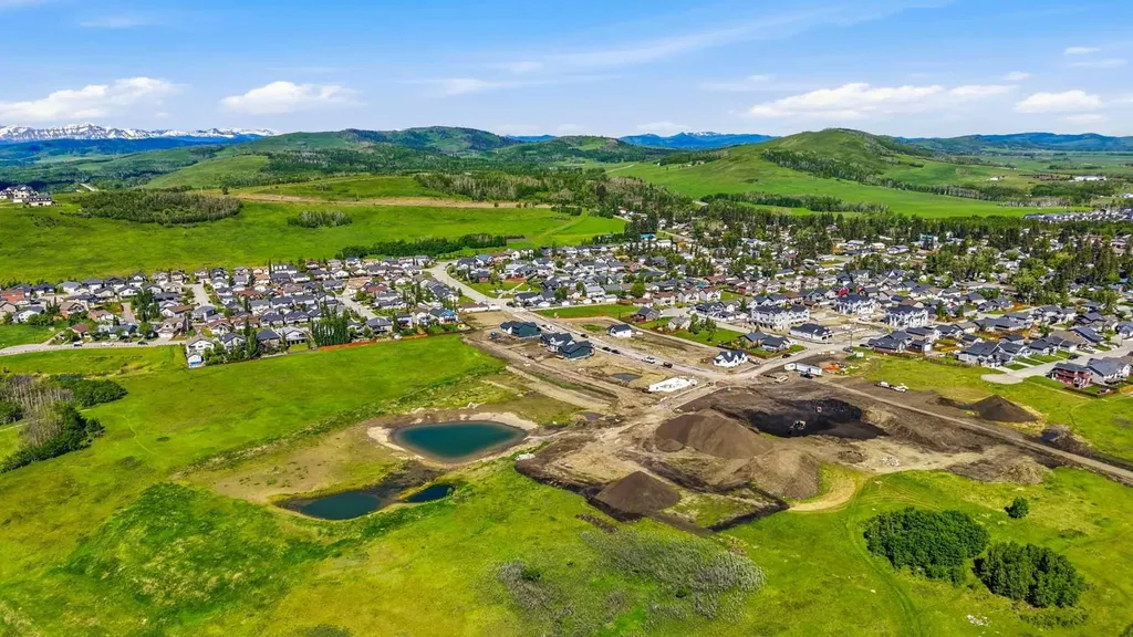 325 Flare Avenue SW Diamond Valley AB T0L2A0