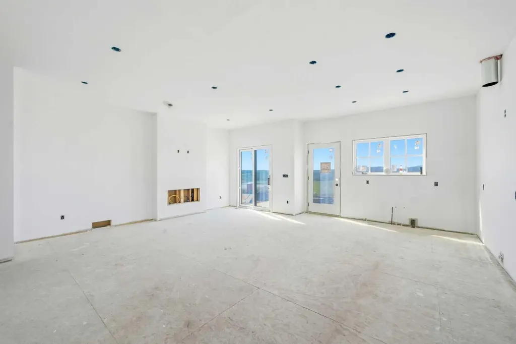 325 Flare Avenue SW Diamond Valley AB T0L2A0