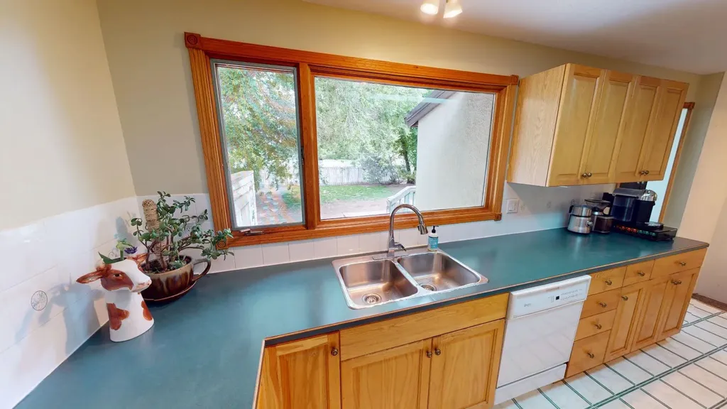 312 3 Street W Brooks AB T1R0E7