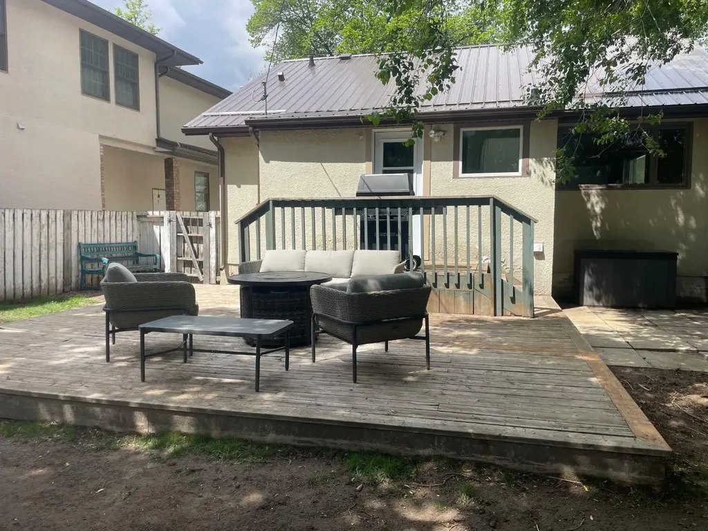 312 3 Street W Brooks AB T1R0E7