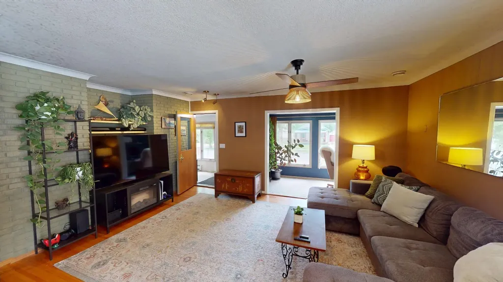 312 3 Street W Brooks AB T1R0E7