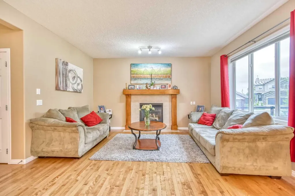 141 Royal Ridge Mount NW Calgary AB T3G 5Z2