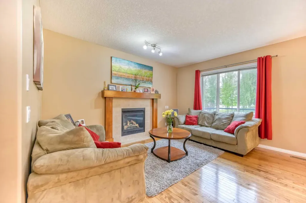 141 Royal Ridge Mount NW Calgary AB T3G 5Z2