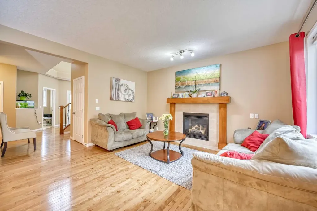 141 Royal Ridge Mount NW Calgary AB T3G 5Z2