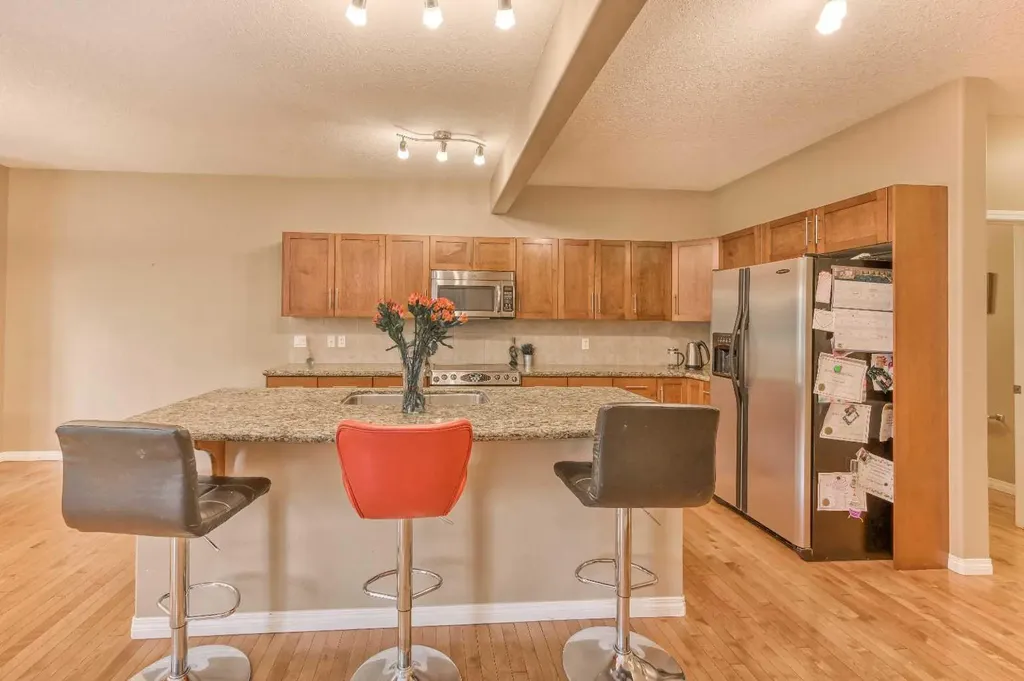 141 Royal Ridge Mount NW Calgary AB T3G 5Z2