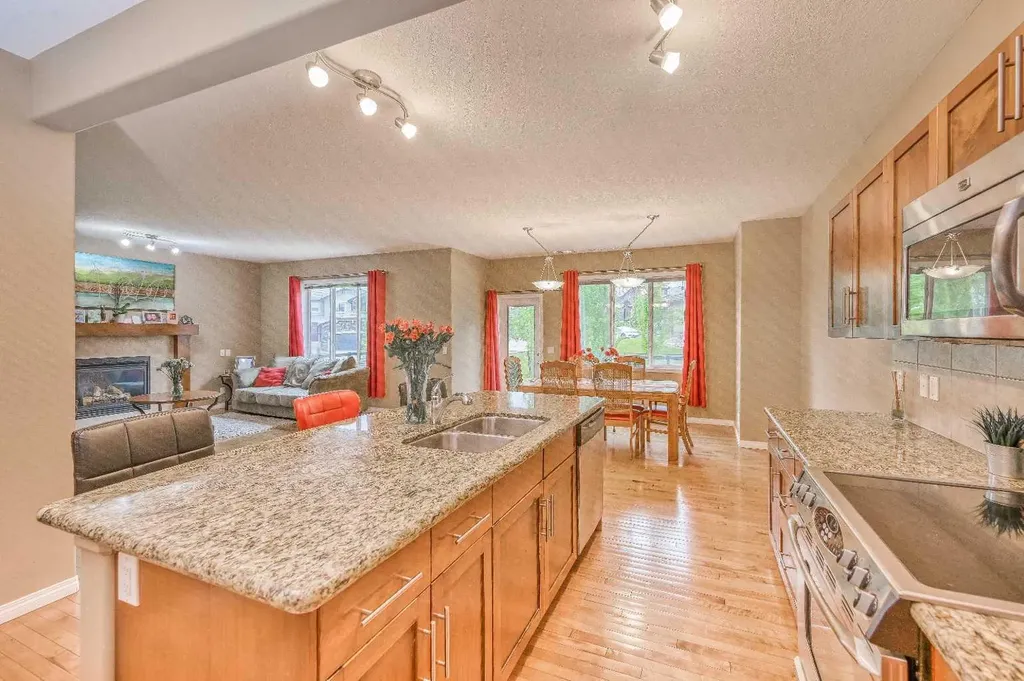 141 Royal Ridge Mount NW Calgary AB T3G 5Z2