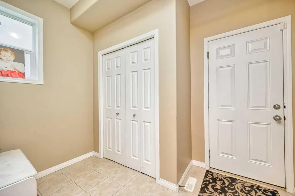 141 Royal Ridge Mount NW Calgary AB T3G 5Z2