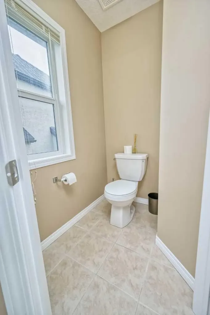 141 Royal Ridge Mount NW Calgary AB T3G 5Z2