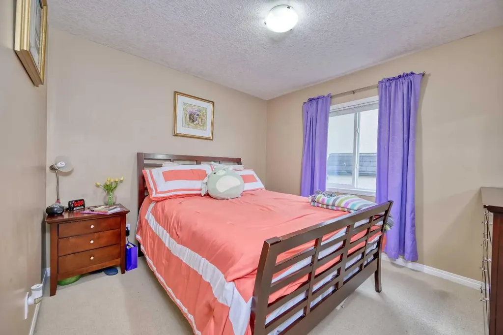 141 Royal Ridge Mount NW Calgary AB T3G 5Z2