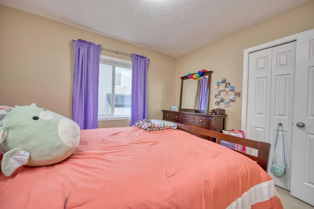 141 Royal Ridge Mount NW Calgary AB T3G 5Z2
