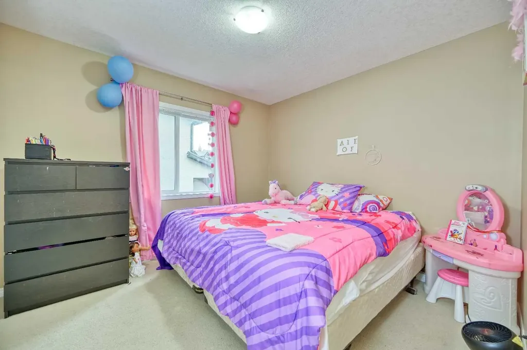 141 Royal Ridge Mount NW Calgary AB T3G 5Z2