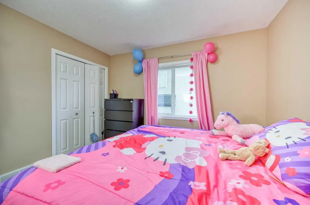 141 Royal Ridge Mount NW Calgary AB T3G 5Z2