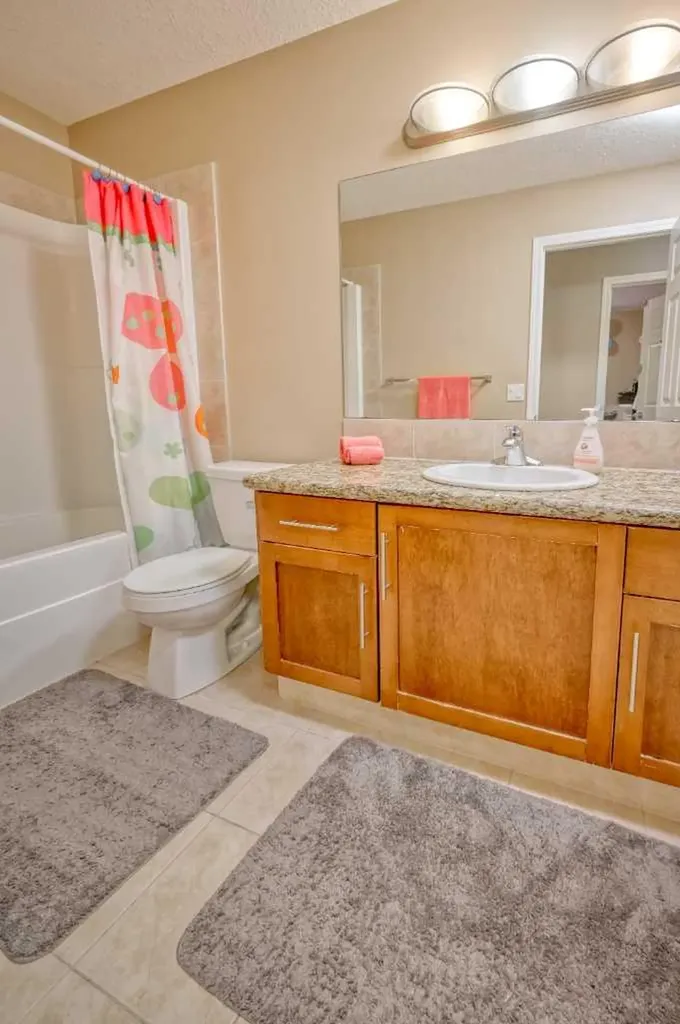 141 Royal Ridge Mount NW Calgary AB T3G 5Z2