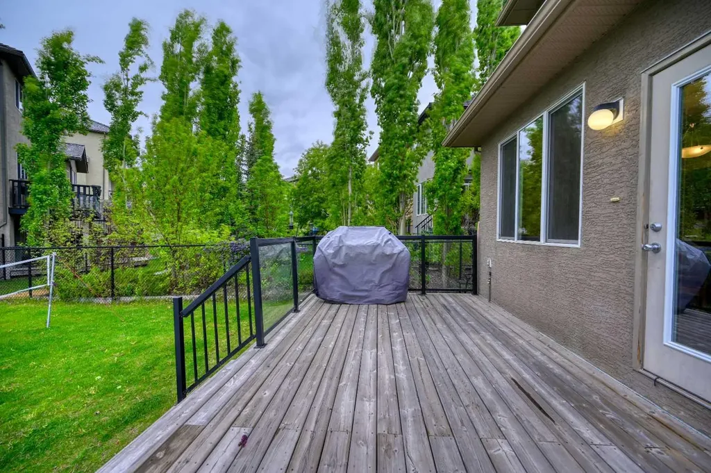 141 Royal Ridge Mount NW Calgary AB T3G 5Z2